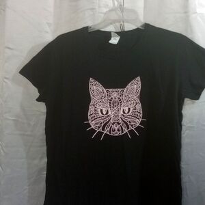 T shirt a cats face